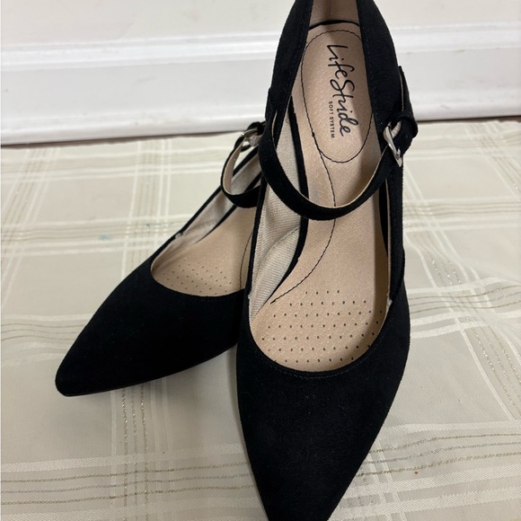 Life Stride Black T-Strap Heels - Picture 7 of 7